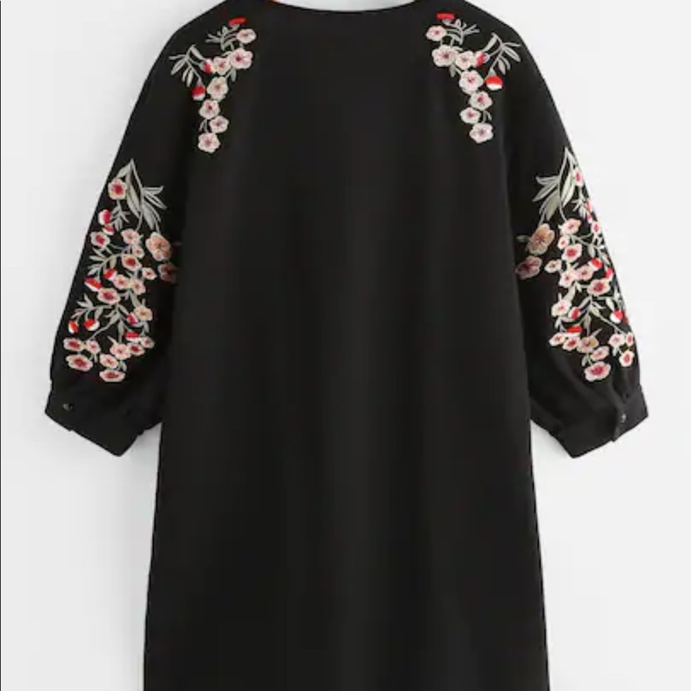 Shein - Picture 3 of 4